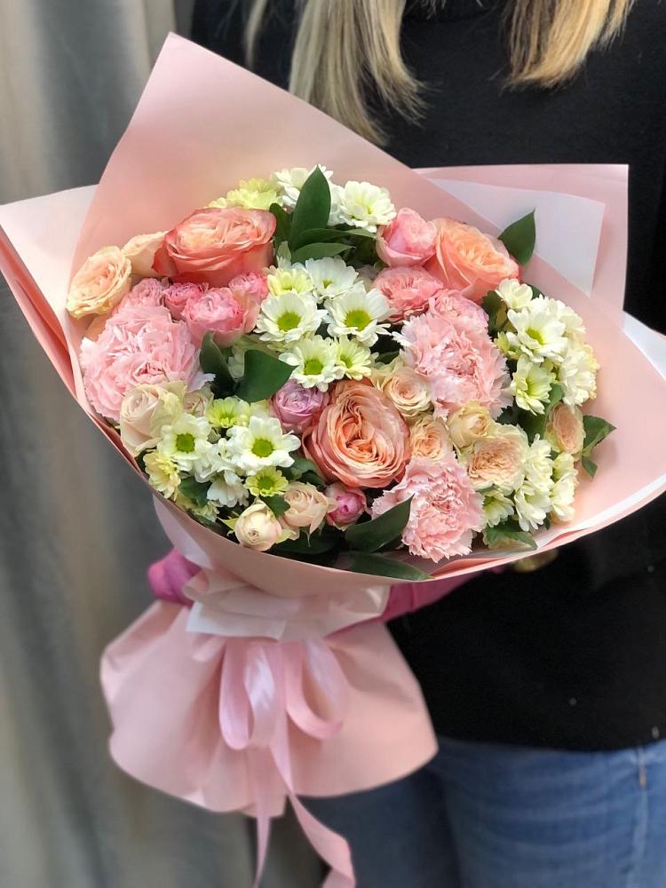 Букет нежные объятья в Знаменке Тамбовской области Букет цветов из: Гвоздики, Розы и Хризантемы в Знаменке Тамбовской области