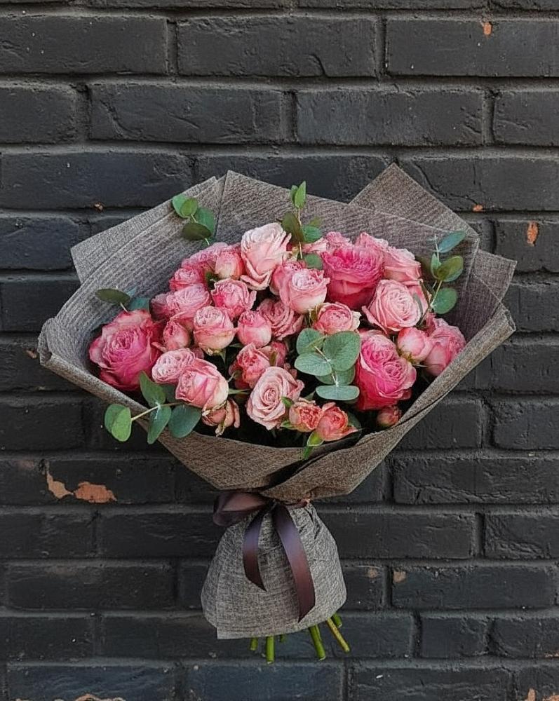 Букет розы в пальмах в Знаменке Тамбовской области Букет цветов из: Розы в Знаменке Тамбовской области