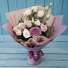 Букет цветов из:  Розы и Лизиантусы в Знаменке Тамбовской области