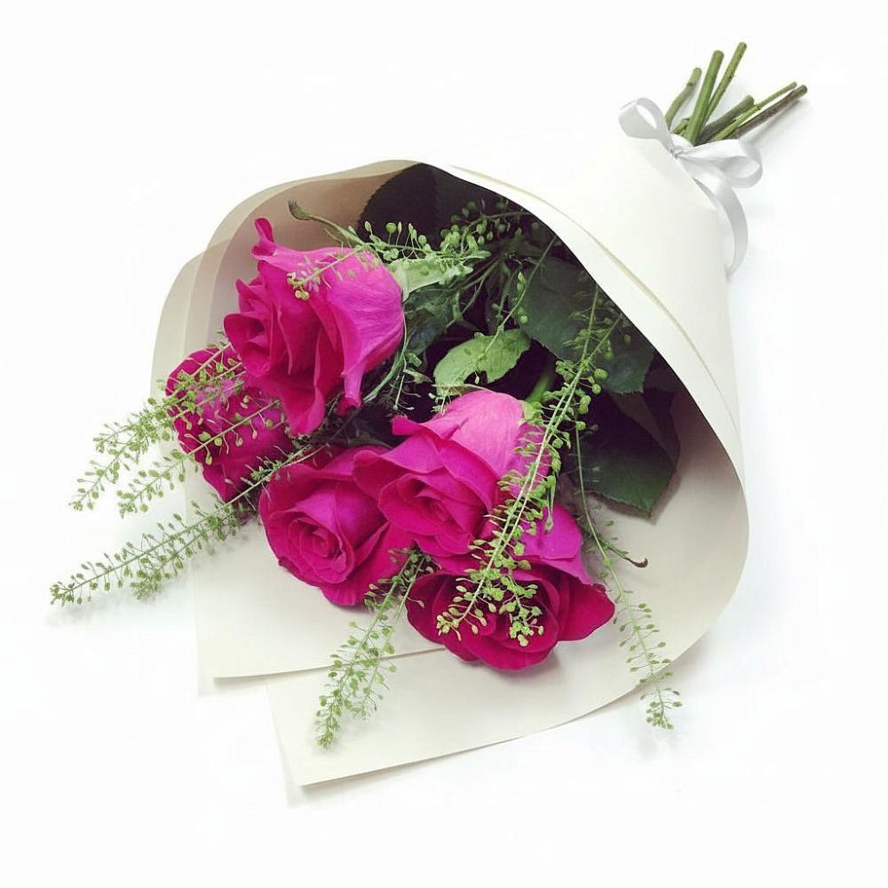 Букет ярко-розовый в Знаменке Тамбовской области Букет цветов из: Розы в Знаменке Тамбовской области