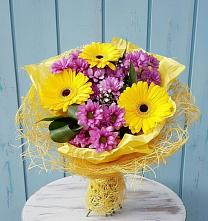 Букет одинокая звезда в Знаменке Тамбовской области Букет цветов из:  Хризантемы и Герберы в Знаменке Тамбовской области