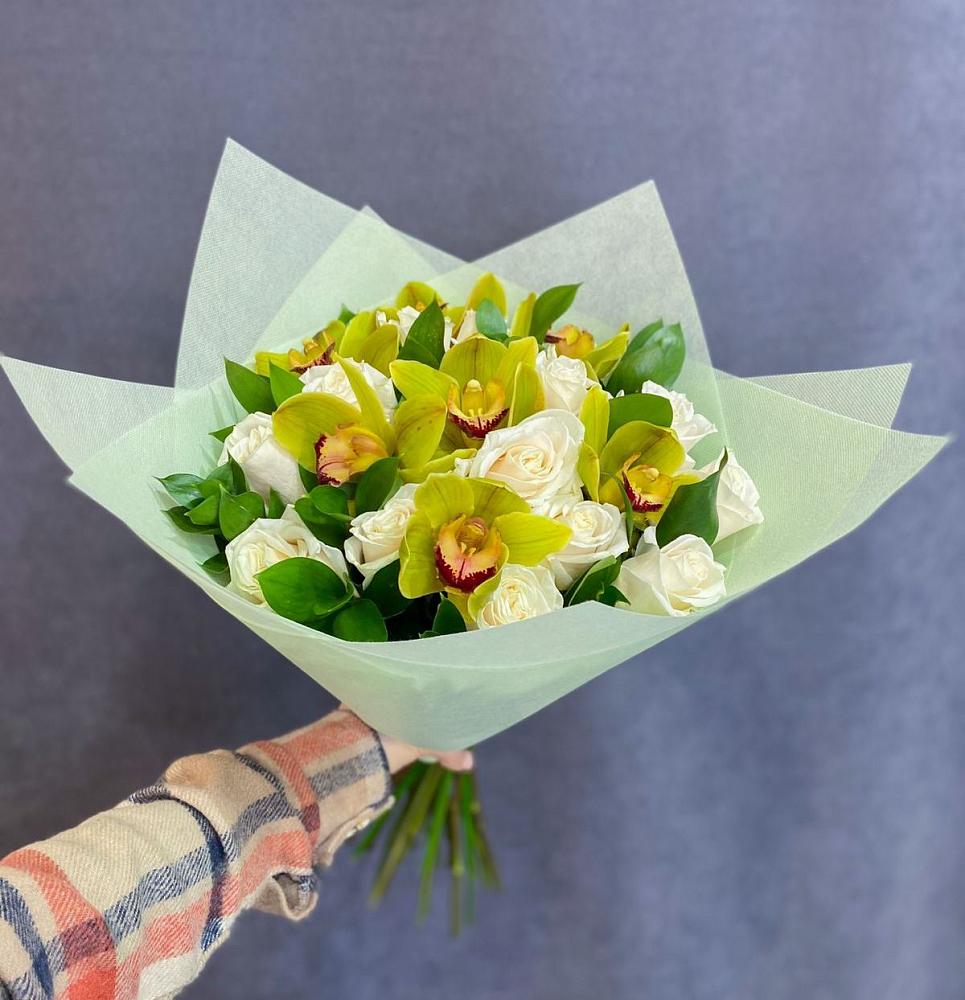 Букет цветов из: Орхидеи и Розы в Знаменке Тамбовской области