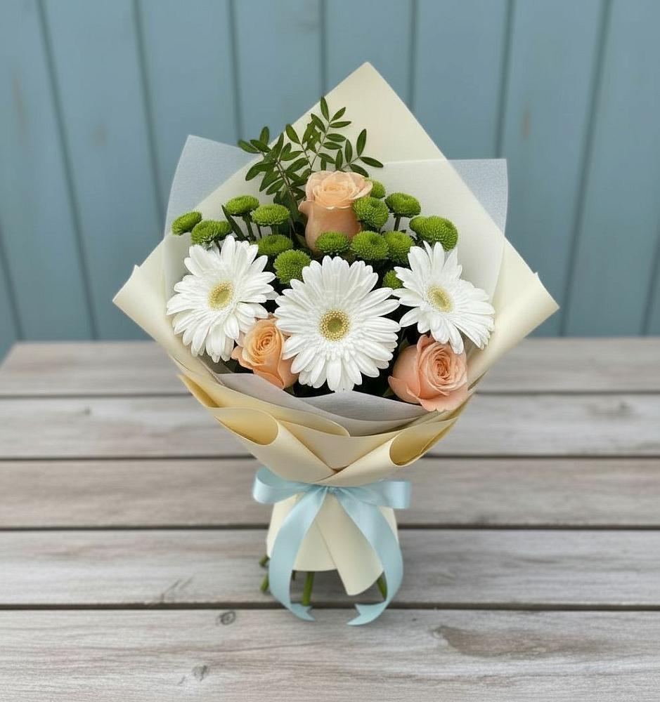 Букет герберы и розы в Знаменке Тамбовской области Букет цветов из: Герберы, Розы и Хризантемы в Знаменке Тамбовской области