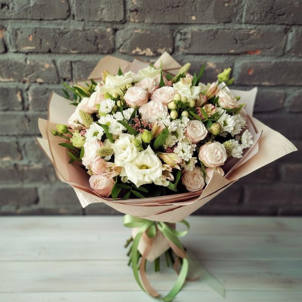 Букет нежное ассорти в Знаменке Тамбовской области Букет цветов из: Альстромерии, Розы и Хризантемы в Знаменке Тамбовской области