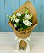 Букет цветов из:  Хризантемы и Лизиантусы в Знаменке Тамбовской области