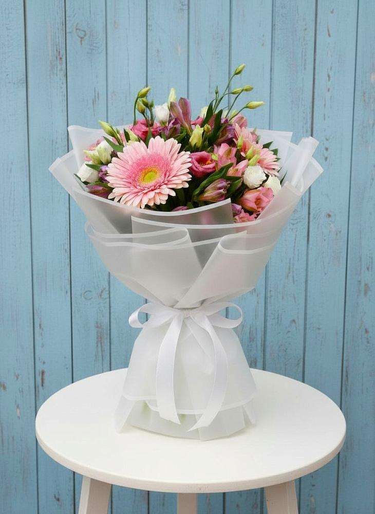 Букет цветов из: Герберы, Альстромерии и Лизиантусы в Знаменке Тамбовской области