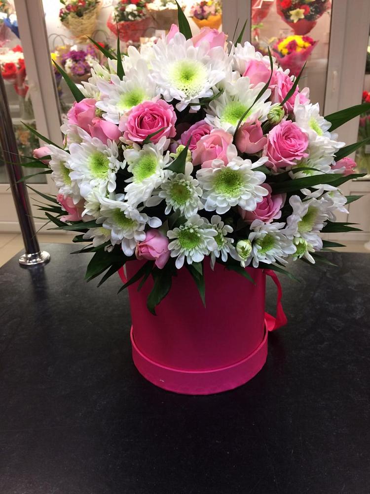 Цветочная композиция из Розы и Хризантемы в шляпной коробке в Знаменке Тамбовской области